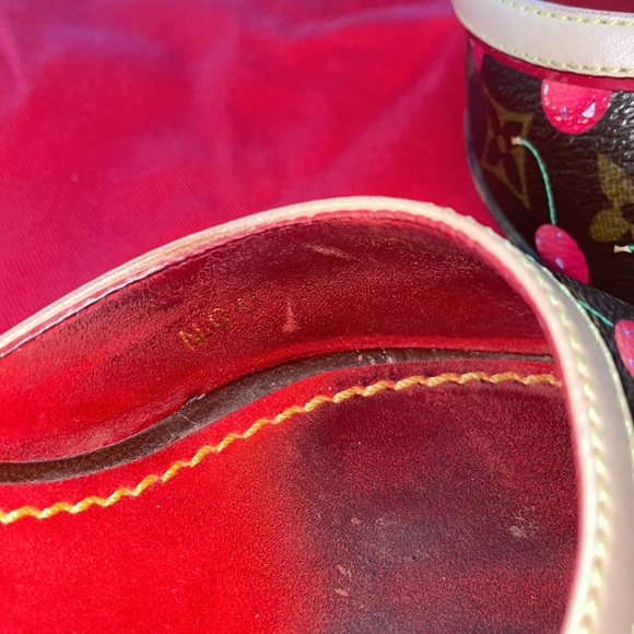 Louis Vuitton Takashi Murakami 🍒 Cherry slides - Picture 6 of 10